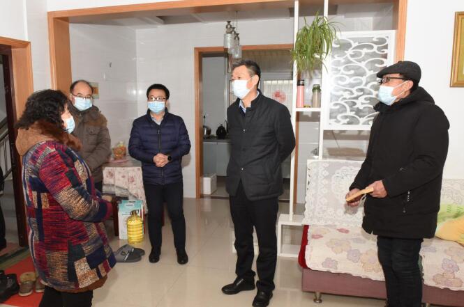 集团公司党委副书记姚准明到淮海走访慰问困难职工