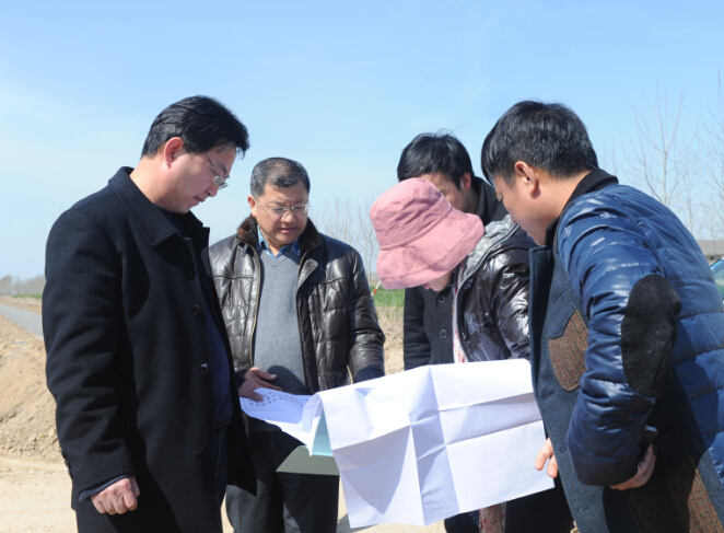 投资发展部来我场督查高标准农田项目.jpg